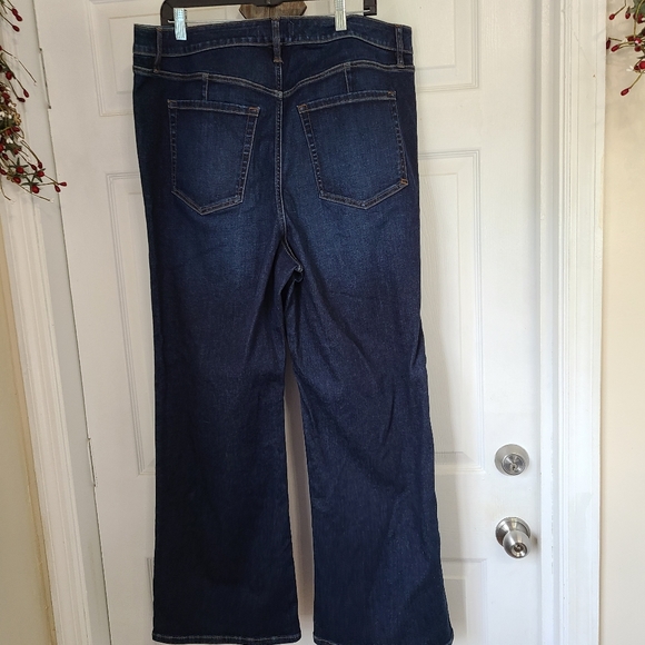 (903) Lane Bryant Woman's Plus Size Stright Leg Blue Jeans, Size: 22 Color: Blue - Picture 13 of 16